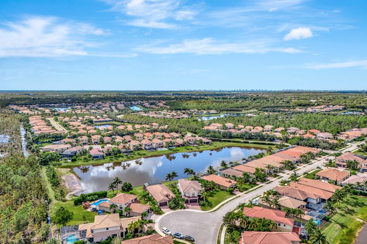 2750 Cinnamon Bay Cir