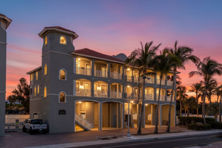 4633 Estero Blvd