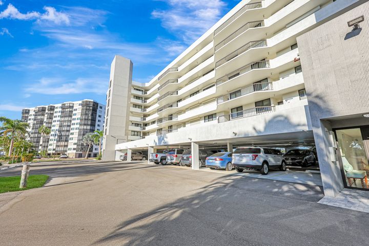 4253 Bay Beach Ln