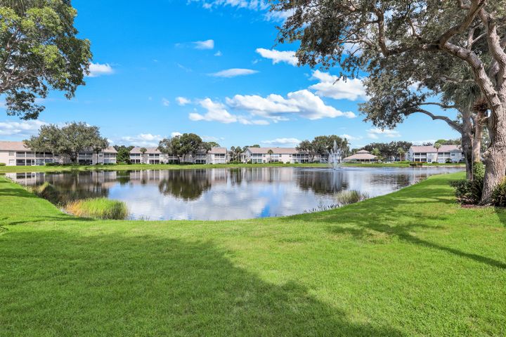 13061 Hamilton Harbour Dr