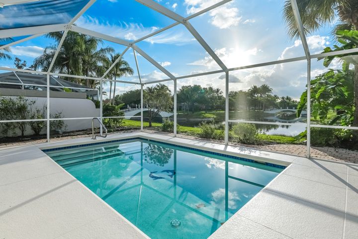 3360 Cayman Ln