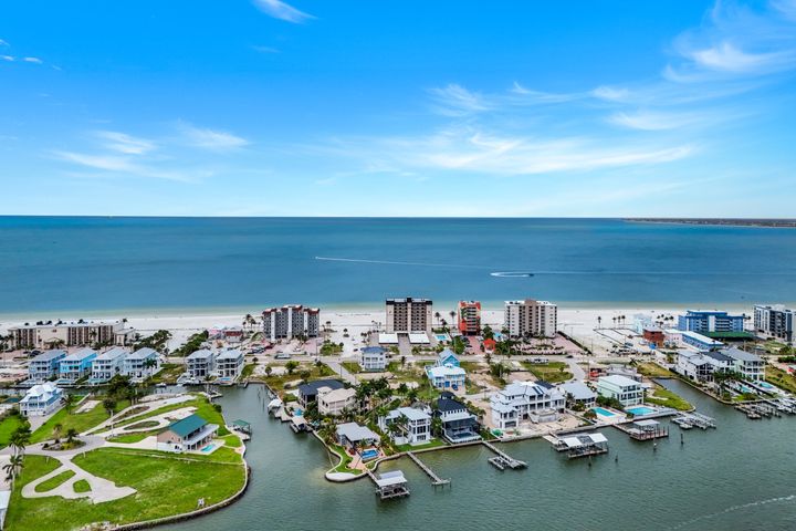 538 Estero Blvd