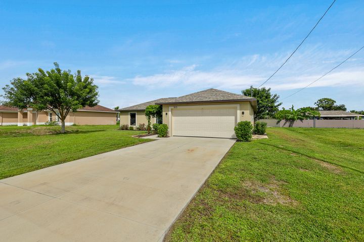 1613 SW 17th Ave