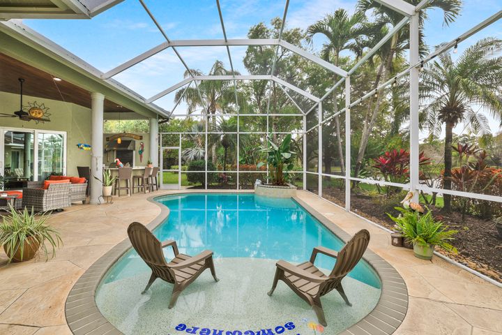 9889 Clear Lake Cir