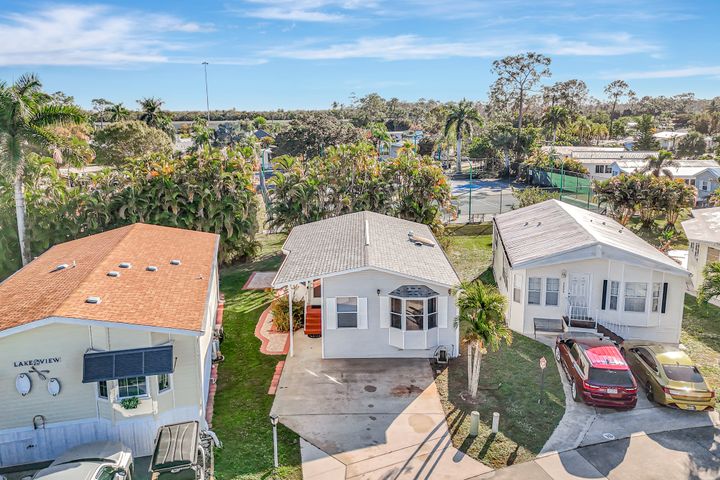 10827 Little Heron Cir SE