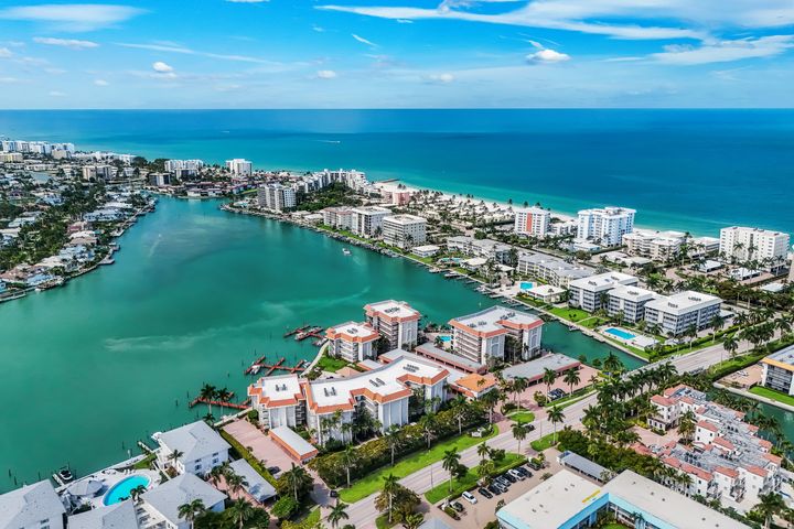 222 Harbour Dr