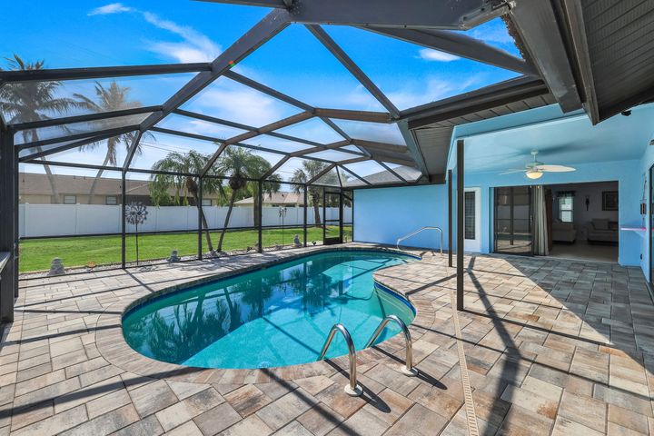 3320 SW 6th Ave