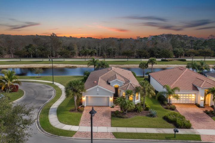 9065 Siesta Bay Dr