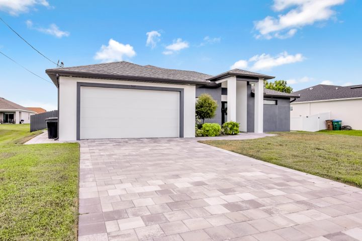 502 SW 25th Pl