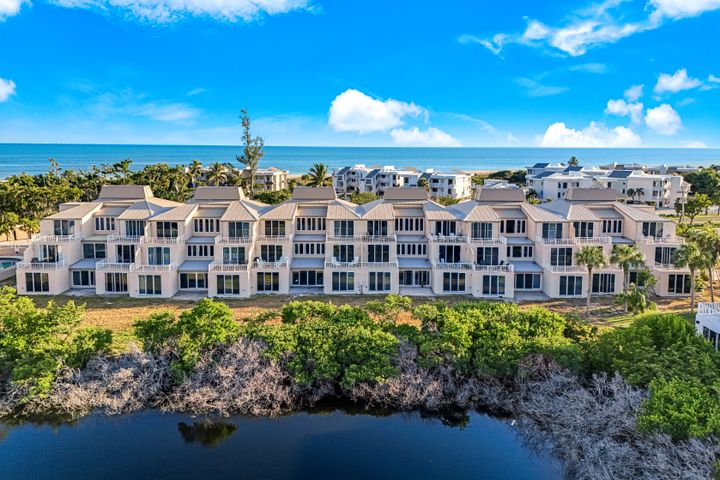 200 Periwinkle Way
