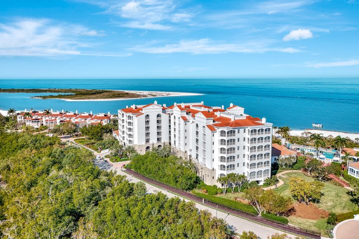 2000 Royal Marco Way
