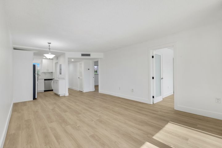 225 Turtle Lake Ct #209