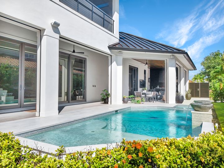 701 Plantation Ct