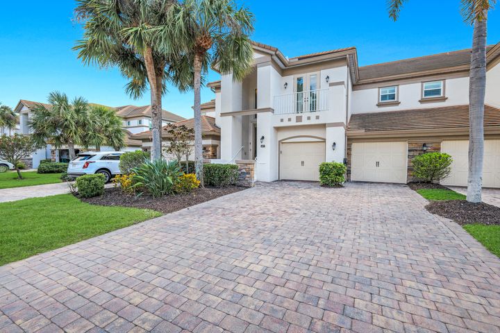 9201 Quartz Ln
