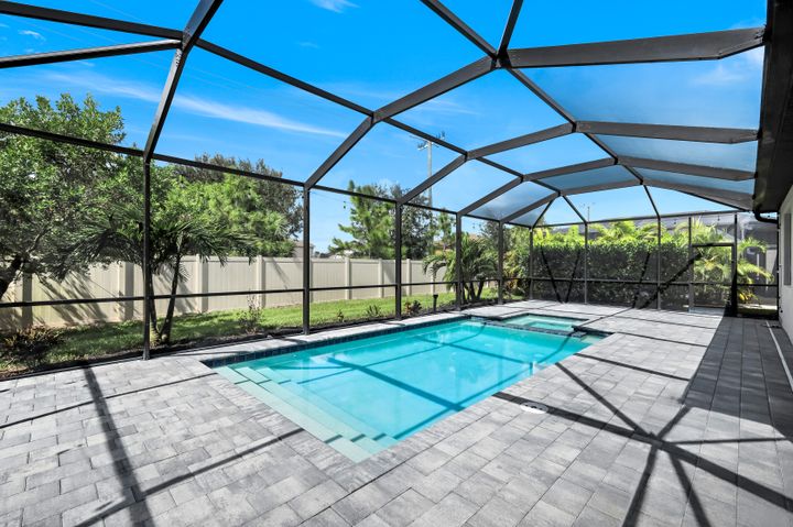 11404 Canopy Loop