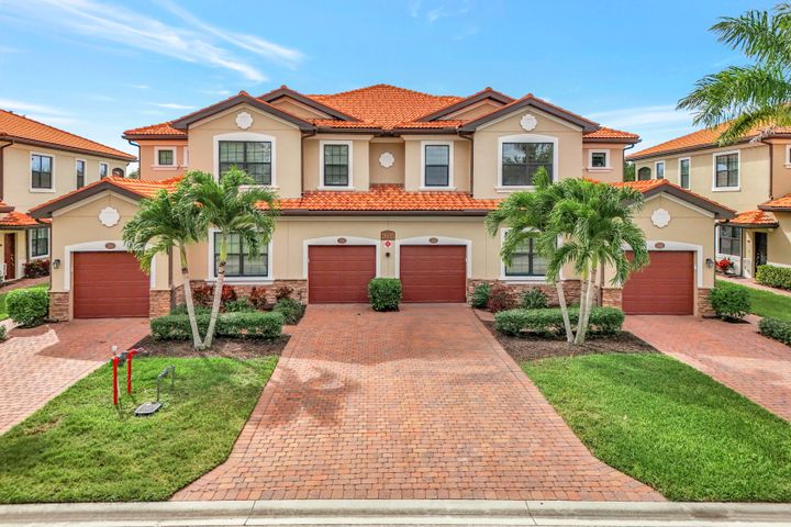 26135 Palace Ln