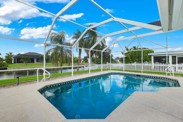 615 SW 39th Terrace