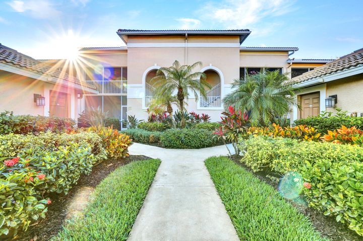 3715 Buttonwood Way