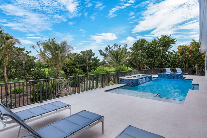2319 Wulfert Rd