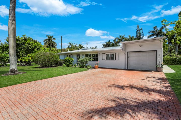 1015 Royal Palm Dr