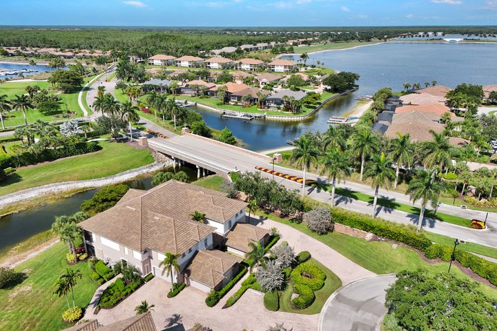 8723 Coastline Ct