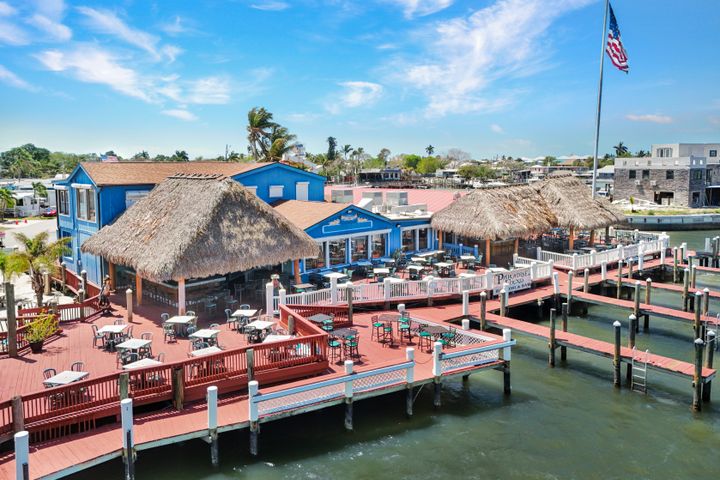 414 Papaya St