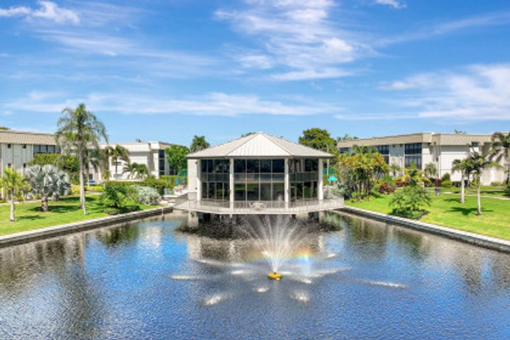 788 Park Shore Dr