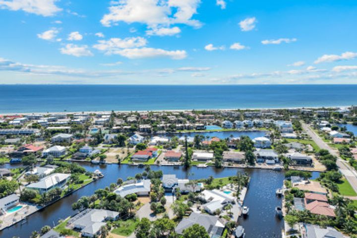 915 Pecten Ct