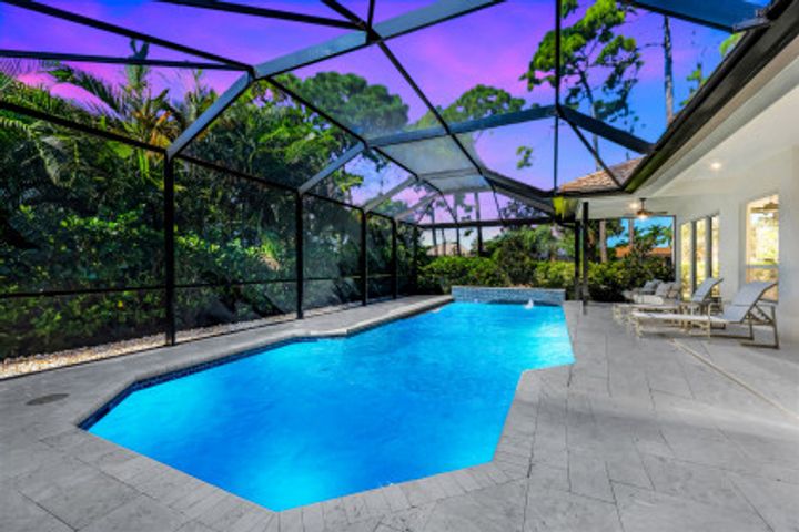 237 Charleston Ct