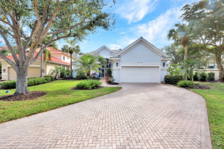9134 Troon Lakes Dr