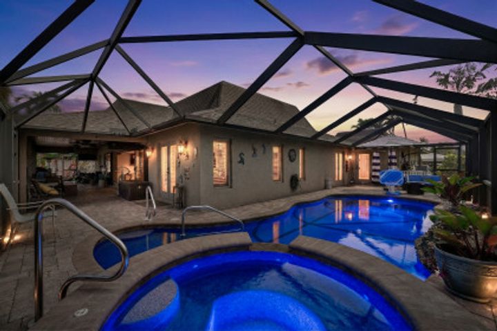 2361 Longboat Dr