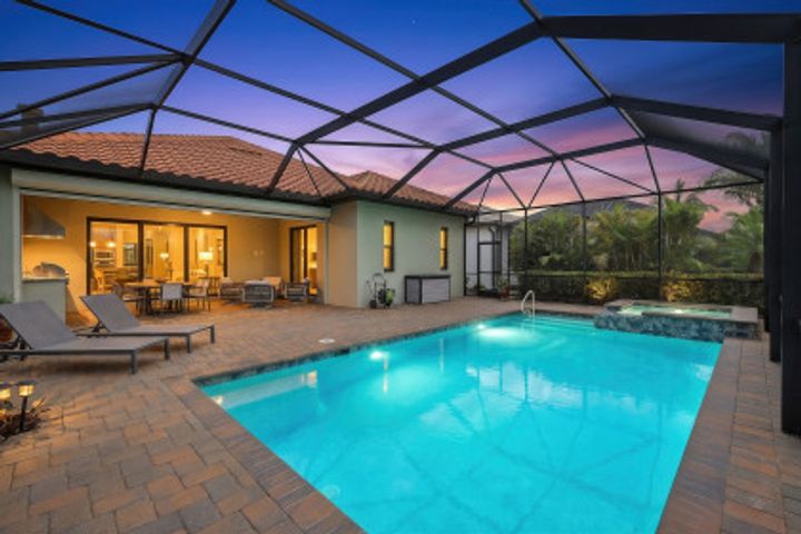 1839 Mustique St
