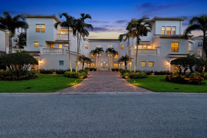588 Avellino Isles Cir