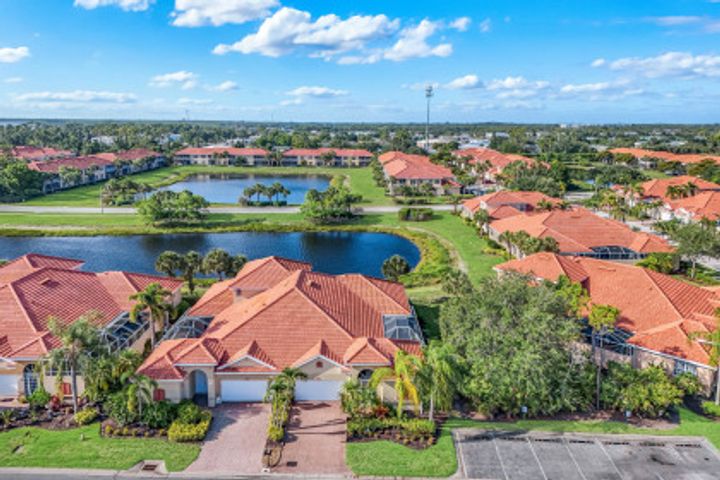 5661 Kensington Loop