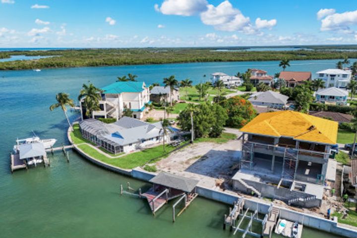 150 Tahiti Cir
