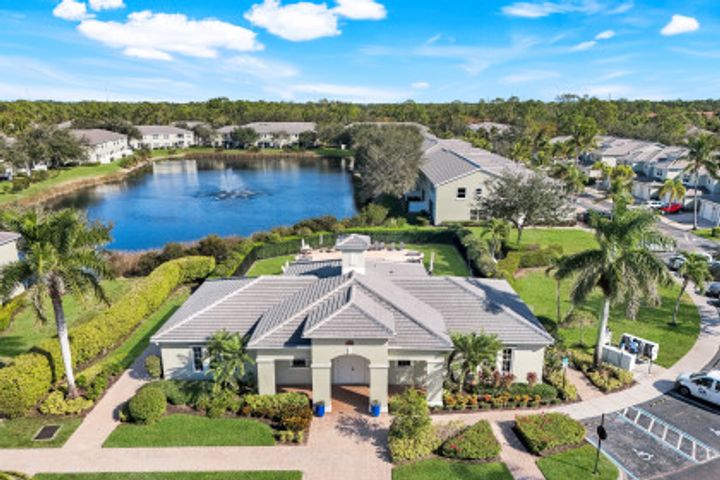 1430 Mariposa Cir